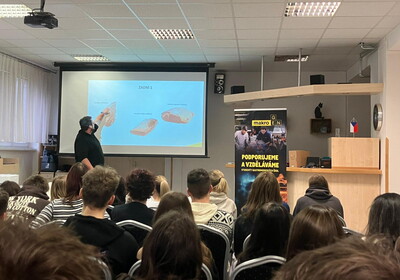 	České pole ve vzdělávání
